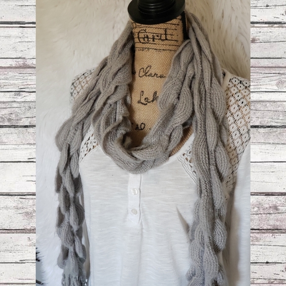 Grey Knit Scarf! - Picture 2 of 2